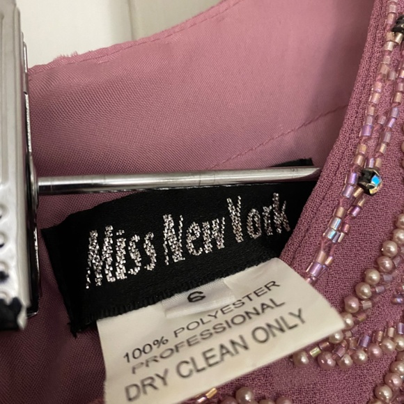 Dresses - Picture 5 of 5